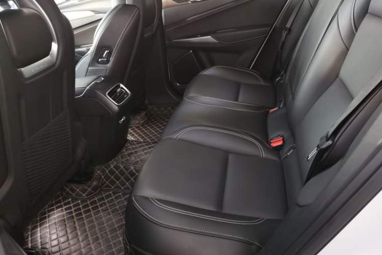 Used Lynk & Co 01 2019 2.0T Two-Wheel-Drive Pro Version China VI Standard
