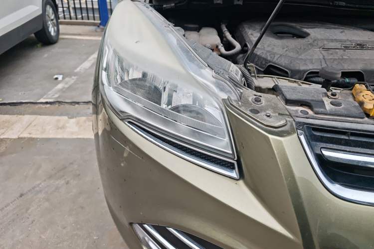 Used Ford Kuga 2013 1.6L GTDi 4x4 Elite Model Right Front Headlight