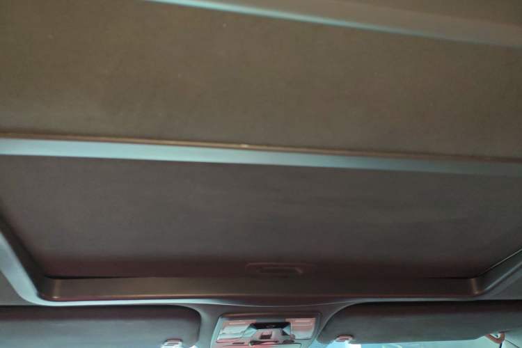 Used Toyota Sienna 2018 3.5L Two-Wheel Drive SE U.S. Specification
