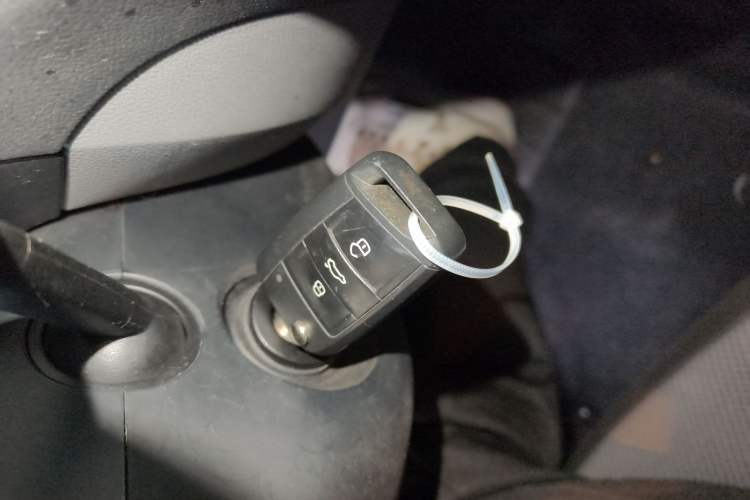 Used Skoda Octavia 2015 1.6L Manual Eado Edition Vehicle Key