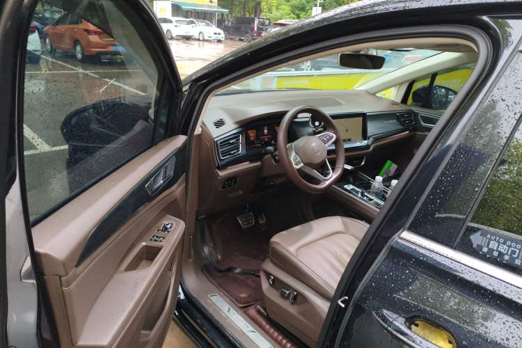 Used Volkswagen Viloran 2022 380TSI Luxury Edition