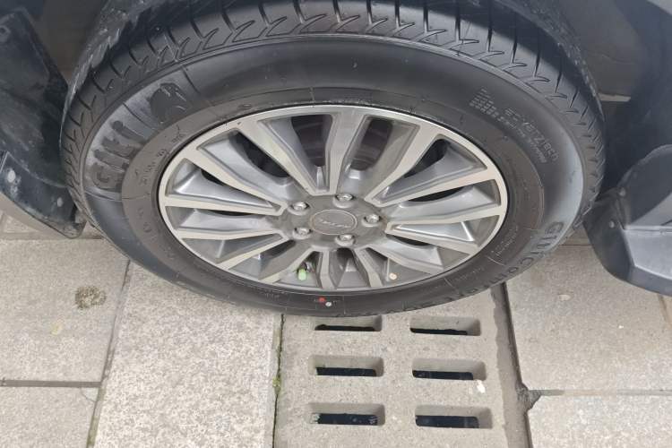 Used Haval H6 2015 Sport Edition 1.5T Automatic Two-Wheel Drive Luxury Model Right Rear Wheel Hub