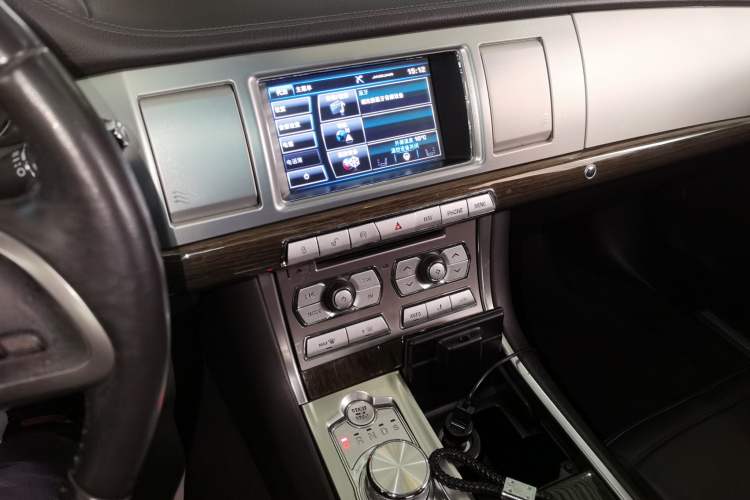 Used Jaguar XF 2015 XF 3.0 SC R-Sport Luxury Edition Audio And AC Panel