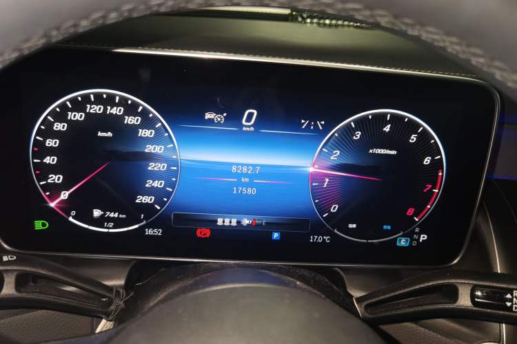 Used Mercedes-Benz GLC Coupe 2024 GLC 300 4MATIC Coupe SUV Instrument Cluster
