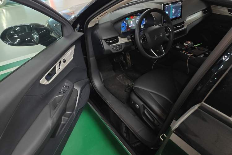 Used Hongqi E-QM5 2024 500km Range Edition