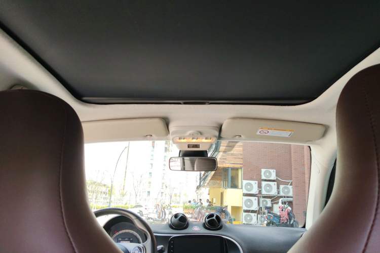 Used smart fortwo 2015 1.0L 52 kW Hardtop Passion Edition Headliner