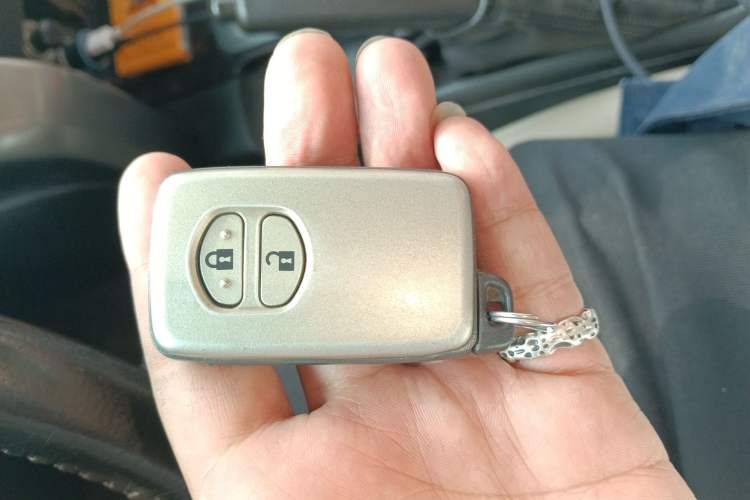 Used Toyota Land Cruiser 2010 4.0L Automatic VX Vehicle Key