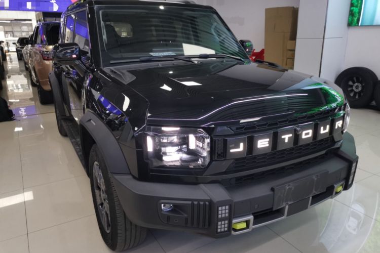 Used JETOUR Traveler 2023 1.5T Two-Wheel Drive Discovery PRO Front Right 45 Deg