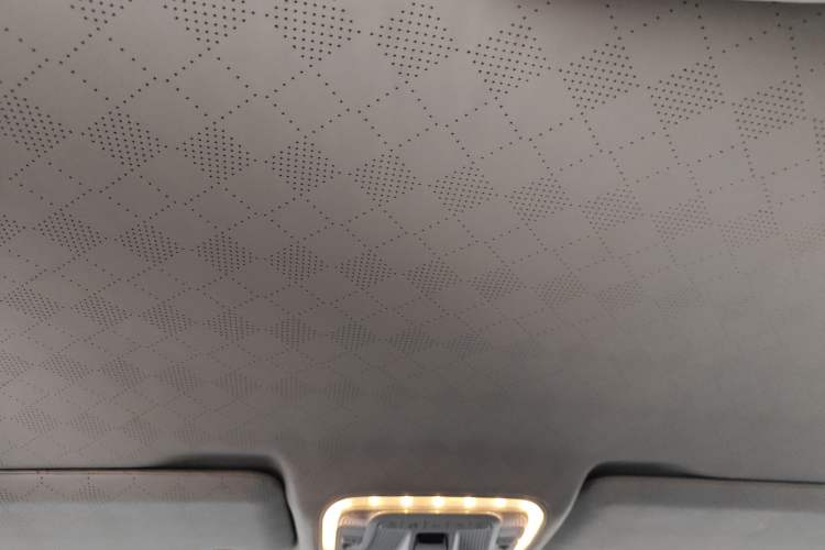 Used Mercedes-Benz V-Class 2021 V 260 Avantgarde Edition