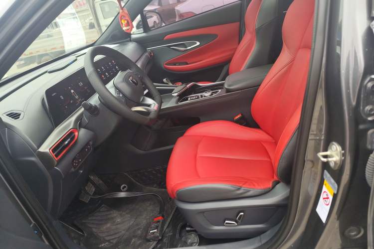 Used CHANGAN UNI-T 2020 1.5T Prestige Version
