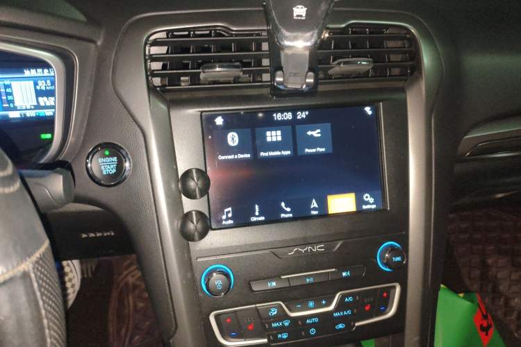 Used Ford Mondeo New Energy 2018 2.0 PHEV Smart-Control Luxury Version China VI Standard Audio And AC Panel