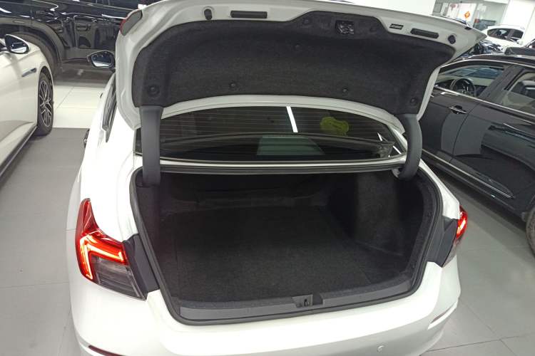 Used Honda Civic 2022 240TURBO CVT Dynamic Edition Trunk