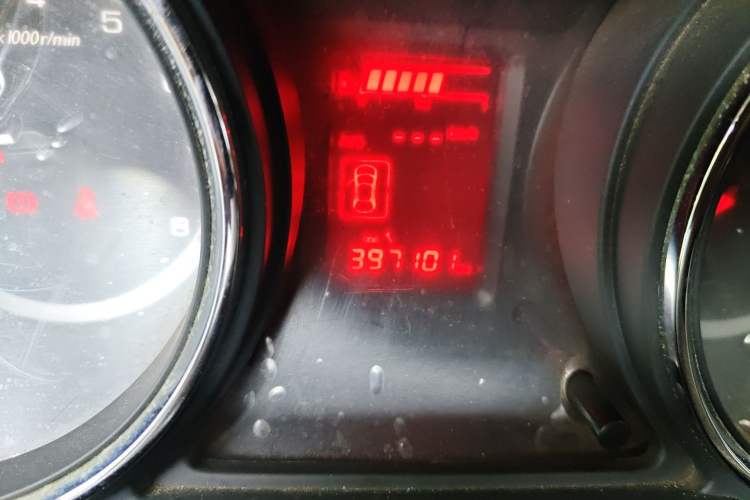 Used Dongfeng Aeolus A60 2014 1.6L Manual Smart-Drive Elite Version Odometer Close Up