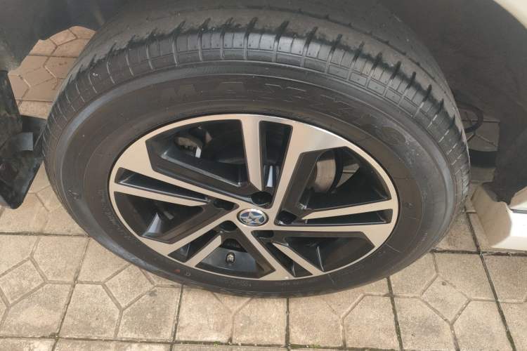 Used Venucia T70 2018 2.0L CVT Smart Enjoyment Version
