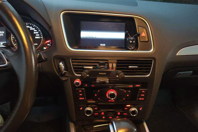 Used Audi Q5 2017 Plus 40 TFSI Technology Model
