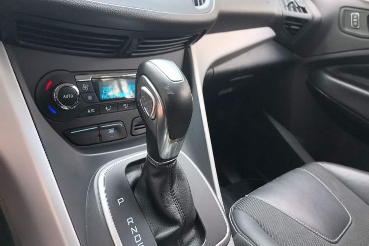 Used Ford Kuga 2013 1.6L GTDi Two-Wheel-Drive Trend Model Gear Lever