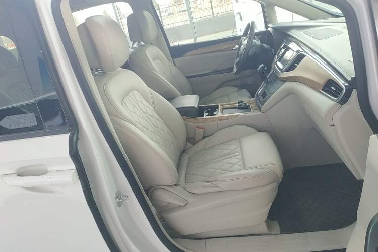 Used Buick GL8 2018 ES 28T Comfort Model China VI Standard