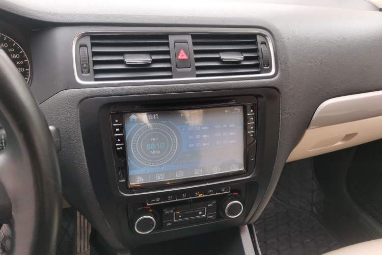 Used Volkswagen Sagitar 2012 1.4TSI Manual Luxury Model
