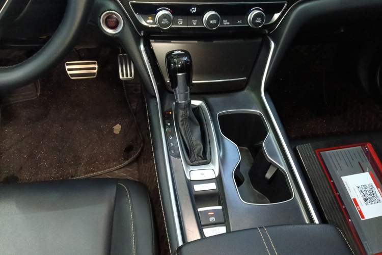 Used Honda Accord 2022 260TURBO Phantom Night · Prestige Edition Gear Lever