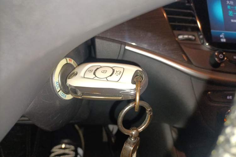 Used Buick Verano 2017 Sedan 20T Dual-Clutch Leading Model Vehicle Key