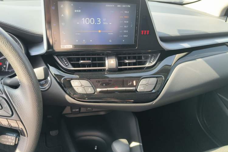 Used Toyota IZOA 2022 2.0L Yixing Version Audio And AC Panel