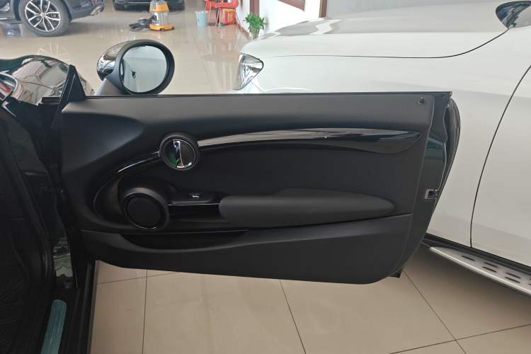 Used MINI MINI 2018 1.5T COOPER Artist