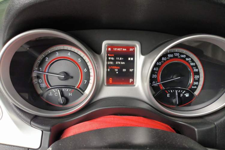 Used Dodge Journey 2013 2.4L Two-Wheel Drive Luxury Version