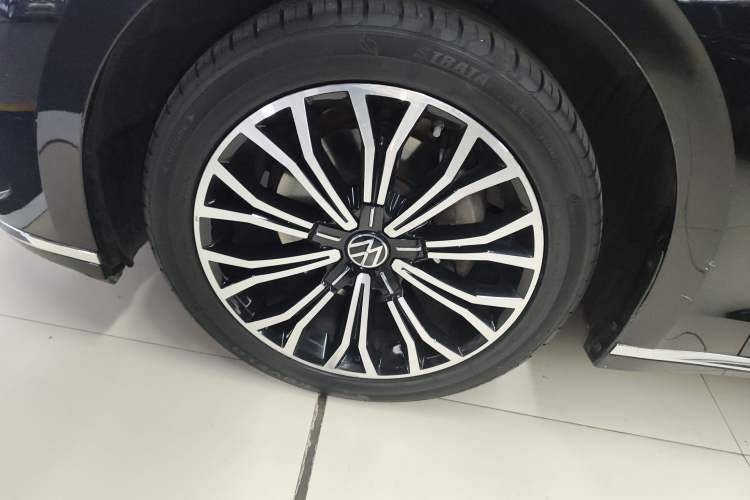 Used Volkswagen Phideon 2021 380TSI Luxury Edition
