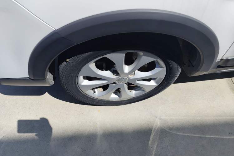 Used BAIC New Energy EC5 2019 New Air Edition Left Front Wheel Hub