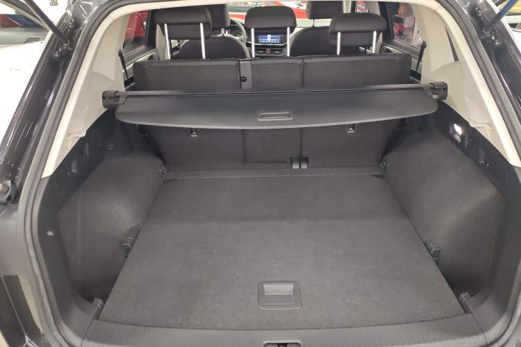 Used Volkswagen Tayron 2019 330TSI Two-Wheel-Drive Luxury Version China V Emission Standard
