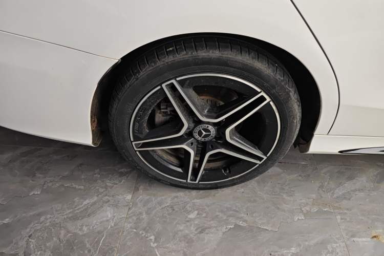 Used Mercedes-Benz C-Class 2021 C 260 Star Edition Right Rear Wheel Hub