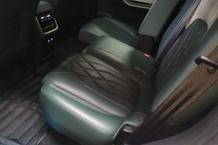 Used JETOUR Shanhai Shanhai L9 2024 1.5TD 2DHT Max 7-Seater
