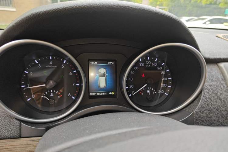 Used Haval H8 2015 2.0T Two-Wheel-Drive Luxury Version