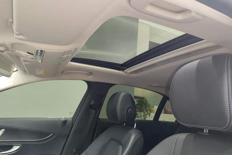 Used Mercedes-Benz C-Class 2018 C 180 L Fashion Edition Sport Version
