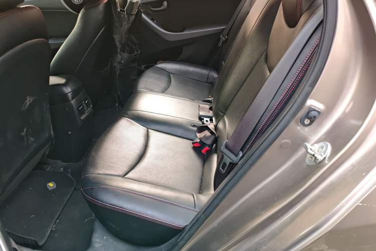 Used Hyundai Elantra (5th Generation / Langdong) 2015 1.6L Automatic Fashion Model
