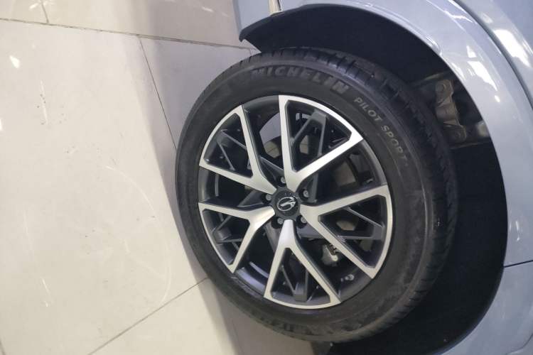 Used GAC Trumpchi GS8 2022 Double-Energy Series 2.0TM Two-Wheel Drive Prestige Edition (6 Seats) Right Rear Wheel Hub