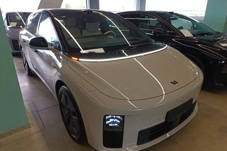 Used Li Auto i6 2025 Model Two-Wheel-Drive Standard Type