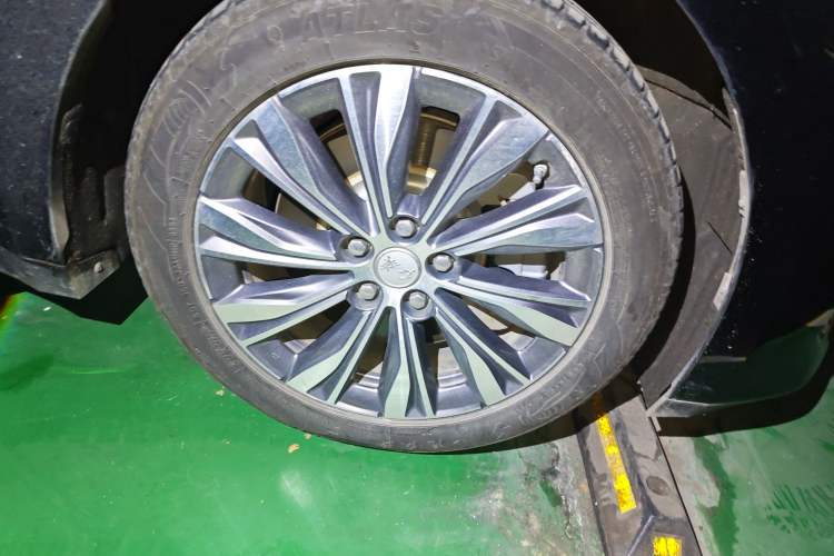 Used Hongqi E-QM5 2022 431 km Charge & Enjoy Edition