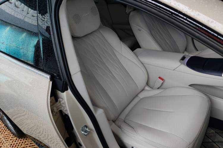 Used Buick L7 2025 Model Aivia Right Front Seat