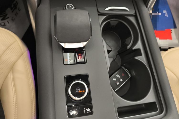 Used Land Rover Discovery 2021 360 PS R-Dynamic S Gear Lever