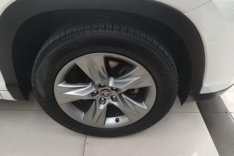 Used Toyota Highlander 2018 2.0T Four-Wheel Drive Luxury Edition 7 Seats China V Emission Standard