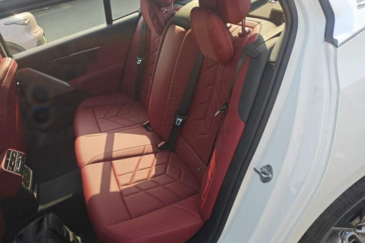 Used BMW i5 2024 eDrive 35L Luxury Package