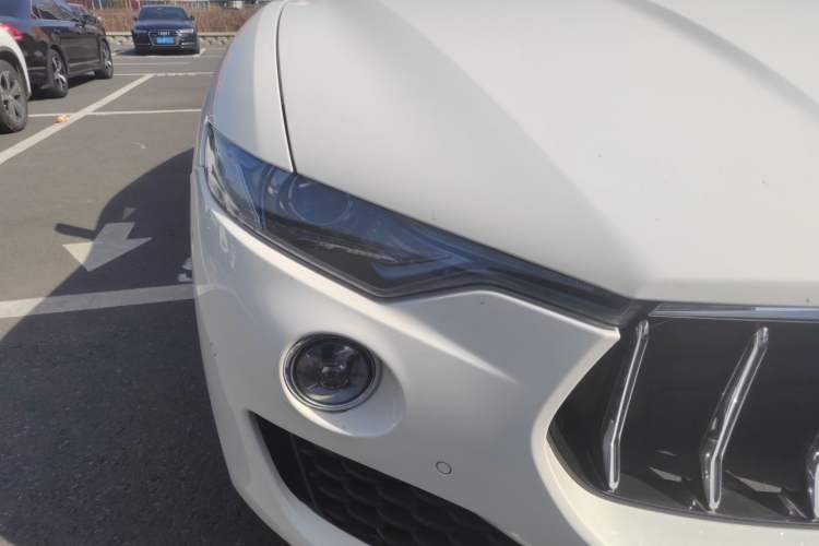 Used Maserati Levante 2018 3.0T Classic Edition Right Front Headlight