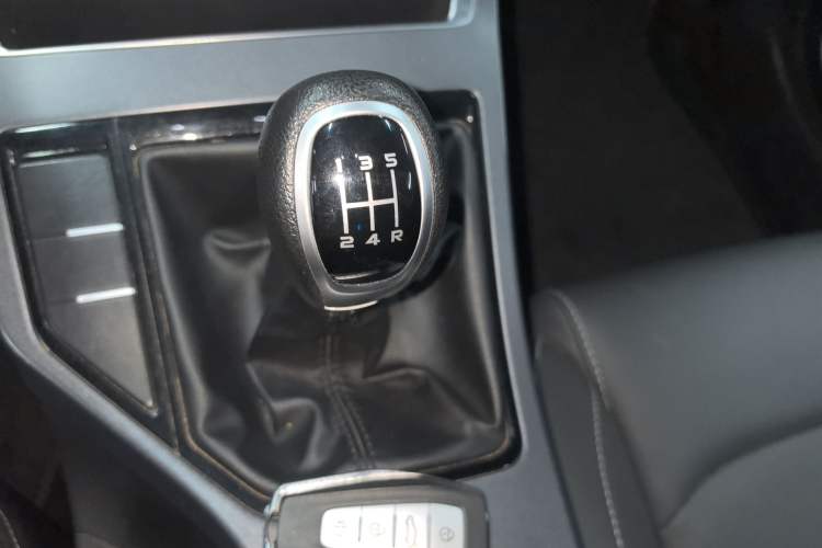 Used Geely Auto Emgrand 2019 Leading Edition 1.5L Manual Upward Asian Games Edition China VI