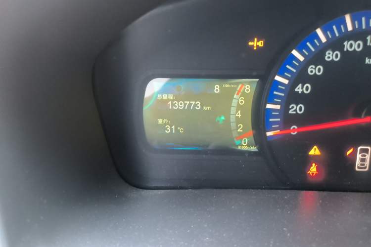 Used BYD G6 2013 2.0L Manual Luxury Version
