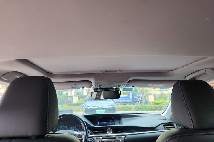 Used Lexus ES 2015 300h Comfort Edition