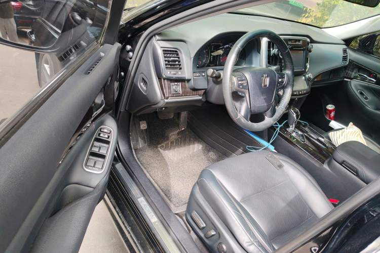 Used Toyota Crown 2015 2.0T Fashion Edition Driver Seat