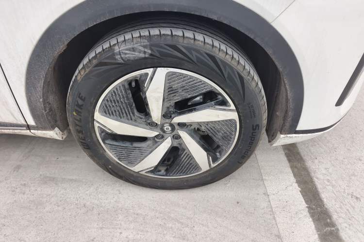 Used CHANGAN NEVO Q05 2024 Truly Delicious Version 125cc Superior Design CATL Right Front Wheel Hub