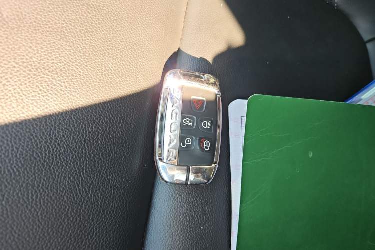 Used Jaguar XFL 2020 XFL 2.0T P200 Two-Wheel-Drive Rally Flag Edition
