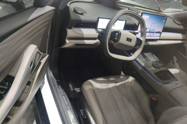 Used Geely Galaxy Galaxy 8 2025 130km EM-i Deluxe Edition